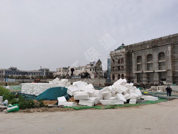 震豪擠塑板到達工地現場